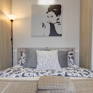 https://tiffany-1.italymilanhotels.net